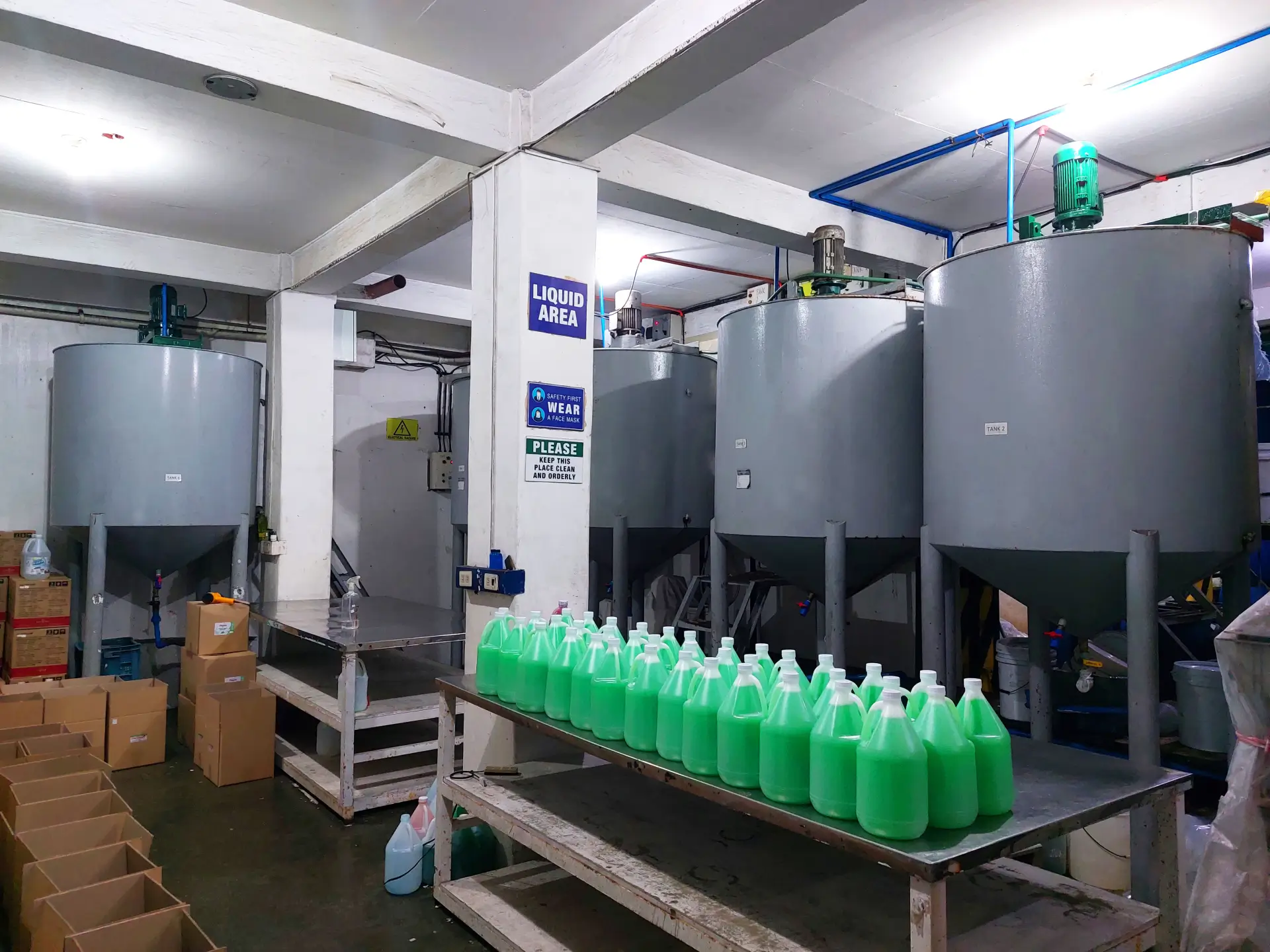 LIQUID MIXING TANK -